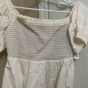 Old Navy NWT Cream Off-Shoulder Smocked Top